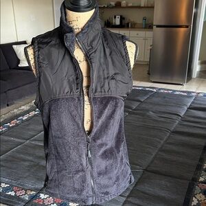 Snozu Black Fleece Vest
